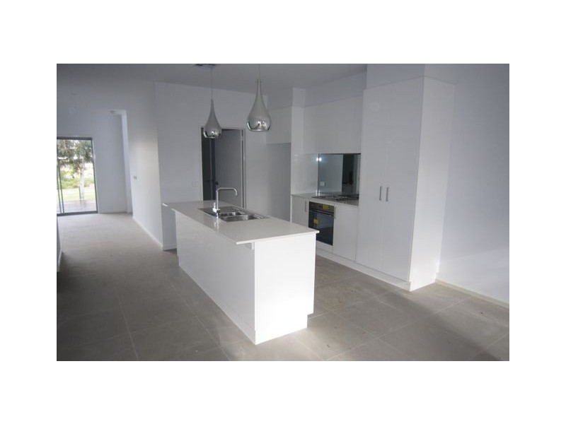 2/15 Zakharov Avenue, Forde ACT 2914