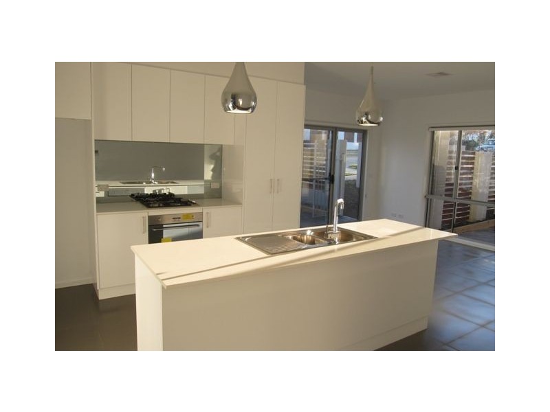 8/15 Zakharov Avenue, Forde ACT 2914