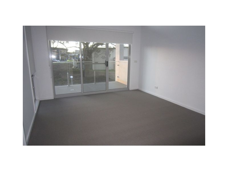 8/15 Zakharov Avenue, Forde ACT 2914