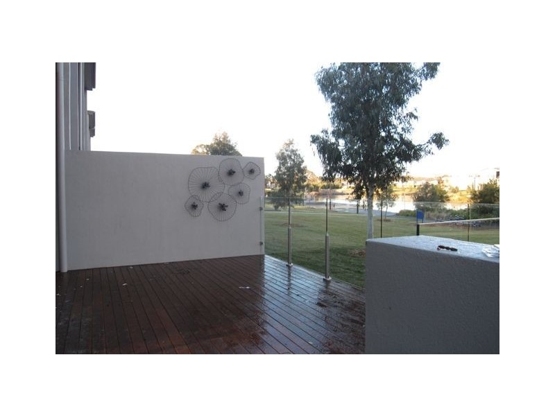 8/15 Zakharov Avenue, Forde ACT 2914