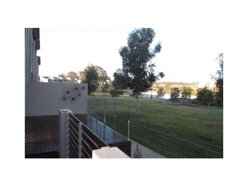 8/15 Zakharov Avenue, Forde ACT 2914