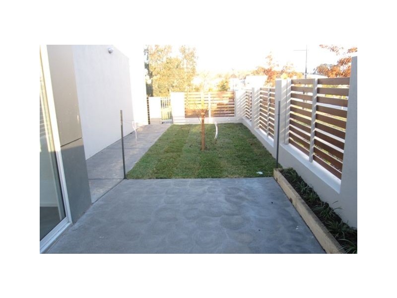 8/15 Zakharov Avenue, Forde ACT 2914