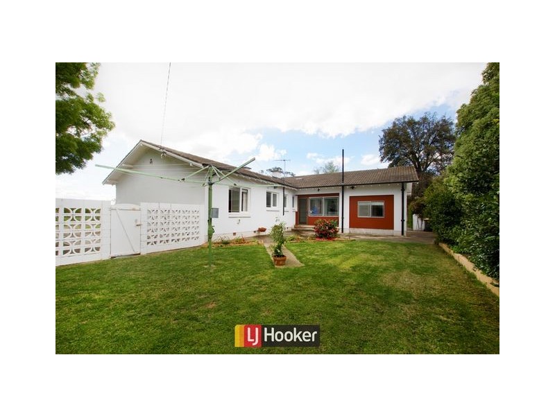 14 Dutton Street, Dickson ACT 2602