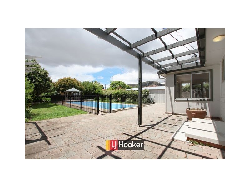 12 Hargraves Crescent, Ainslie ACT 2602