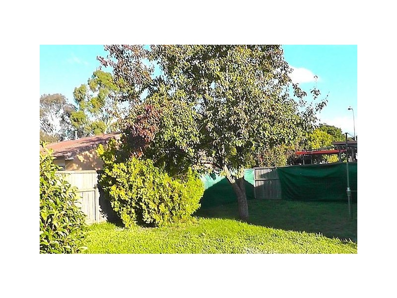 4 McGhie Place, Latham ACT 2615
