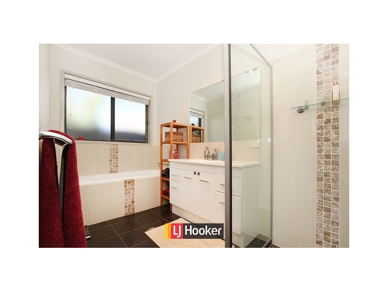 53 Flos Greig Street, Watson ACT 2602