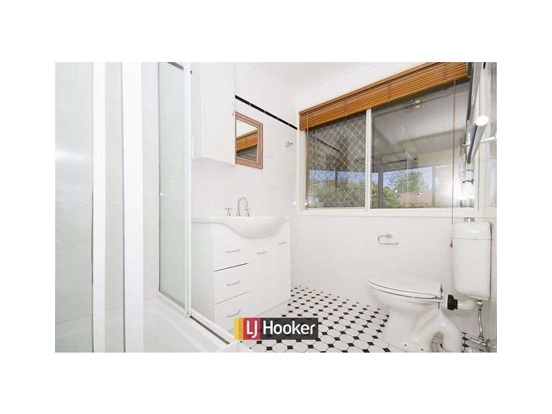 8 Messenger Street, Holt ACT 2615