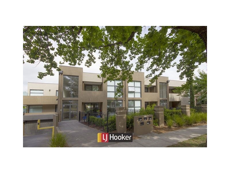 2/135 Limestone Ave, Braddon ACT 2612