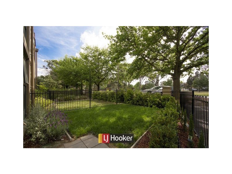 2/135 Limestone Ave, Braddon ACT 2612