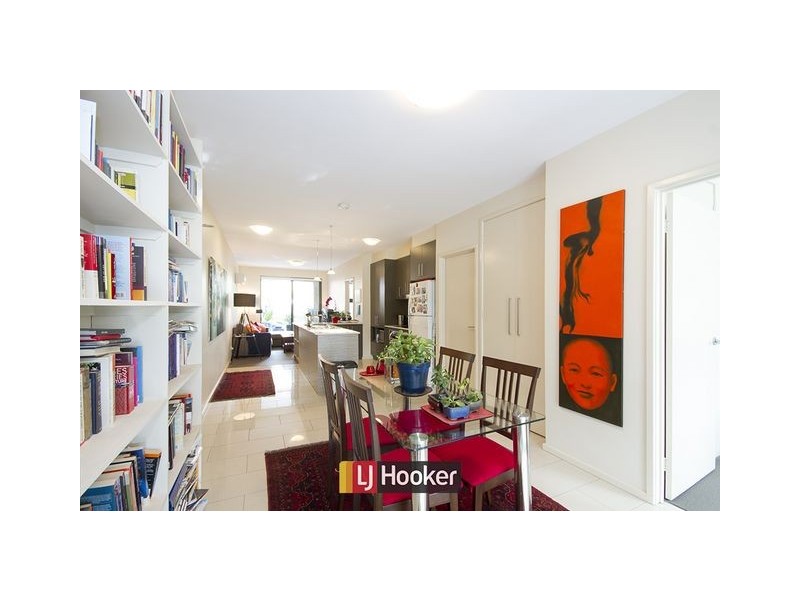 2/135 Limestone Ave, Braddon ACT 2612