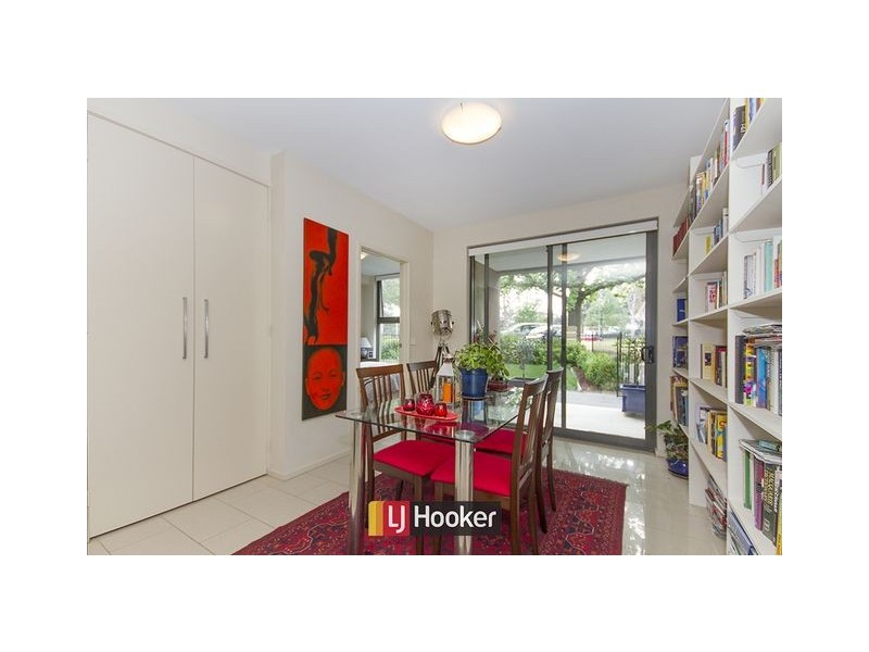 2/135 Limestone Ave, Braddon ACT 2612