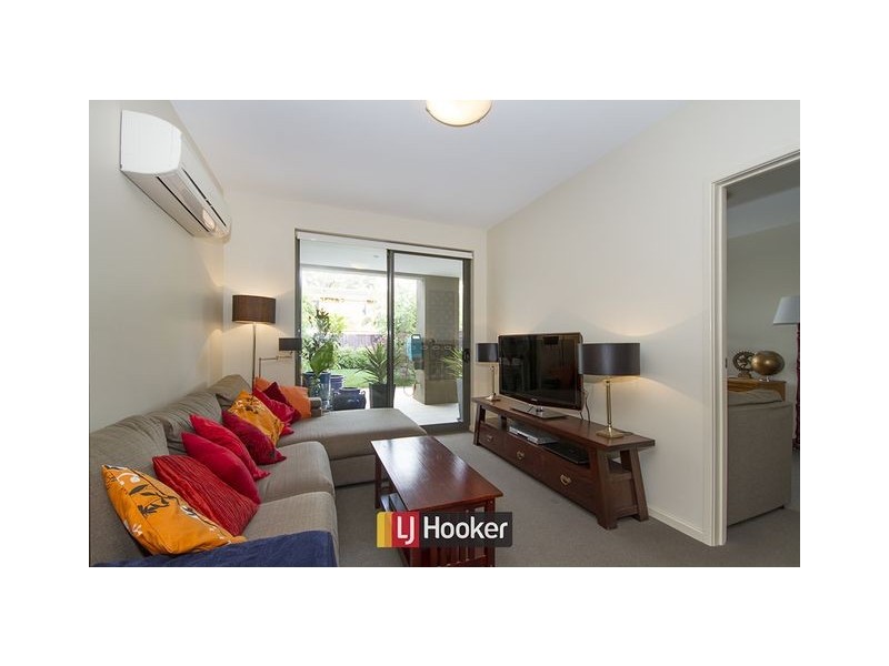 2/135 Limestone Ave, Braddon ACT 2612