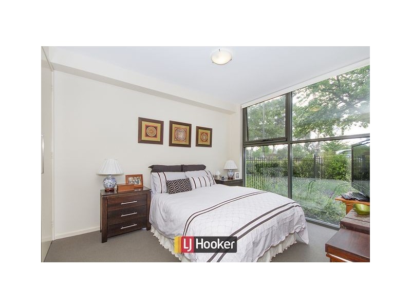 2/135 Limestone Ave, Braddon ACT 2612