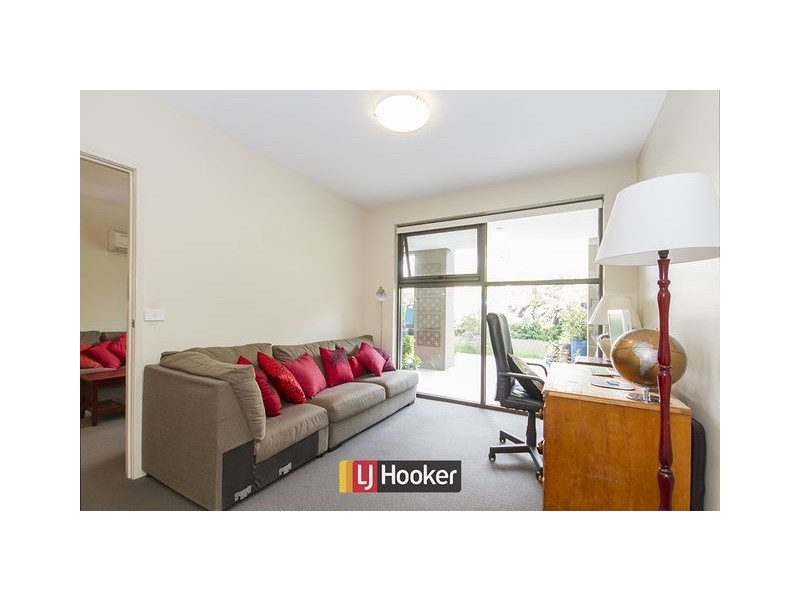 2/135 Limestone Ave, Braddon ACT 2612