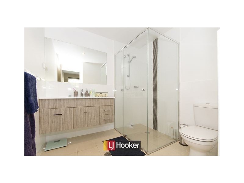 2/135 Limestone Ave, Braddon ACT 2612