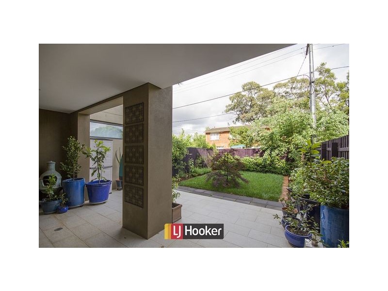 2/135 Limestone Ave, Braddon ACT 2612