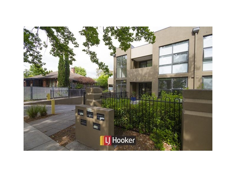 2/135 Limestone Ave, Braddon ACT 2612