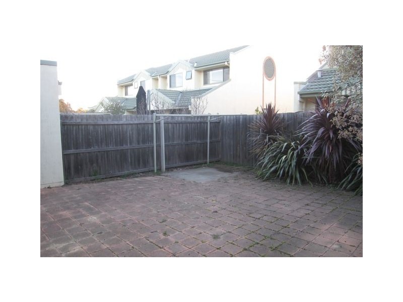 21/10 Federal Highway, Watson ACT 2602