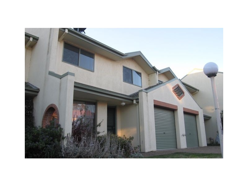 21/10 Federal Highway, Watson ACT 2602