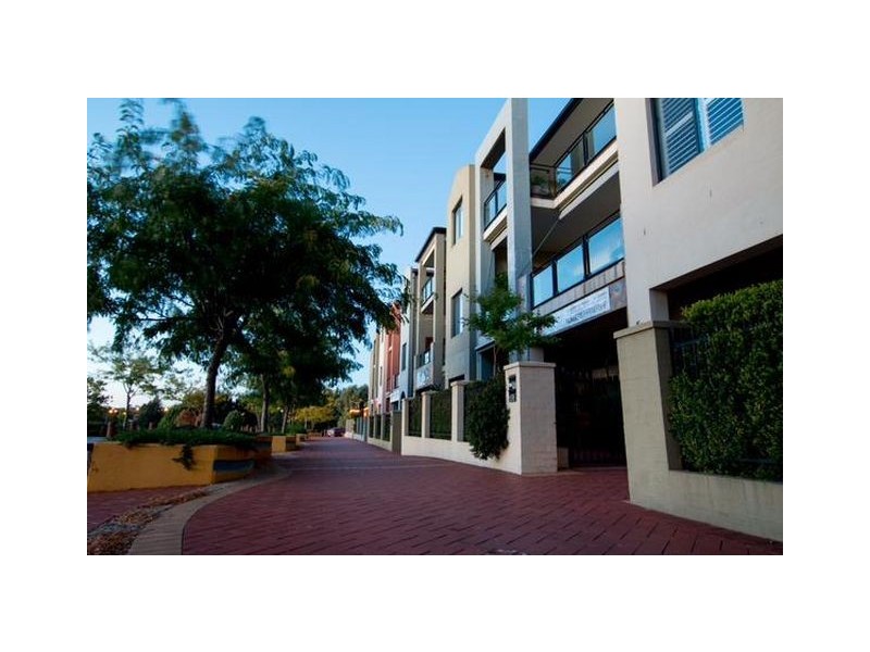 18 Winarlia Lane, Gungahlin ACT 2912