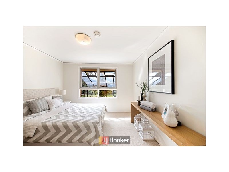 207 Phillip Avenue, Hackett ACT 2602