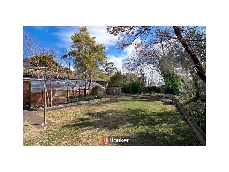 207 Phillip Avenue, Hackett ACT 2602
