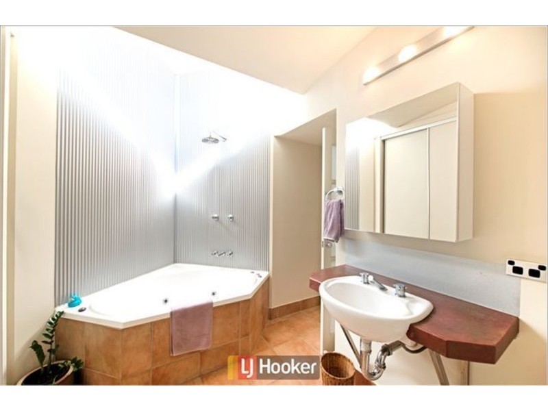 9 Lewin Street, Lyneham ACT 2602