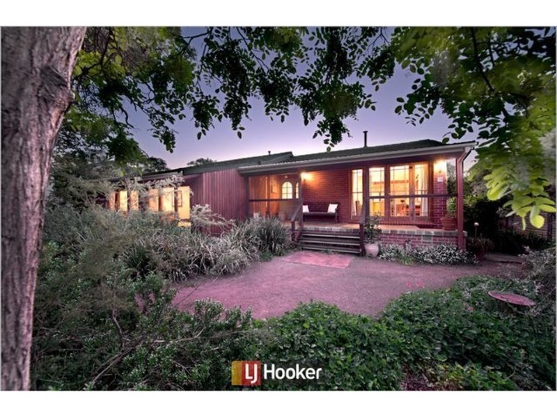 18 Molloy Crescent, Cook ACT 2614