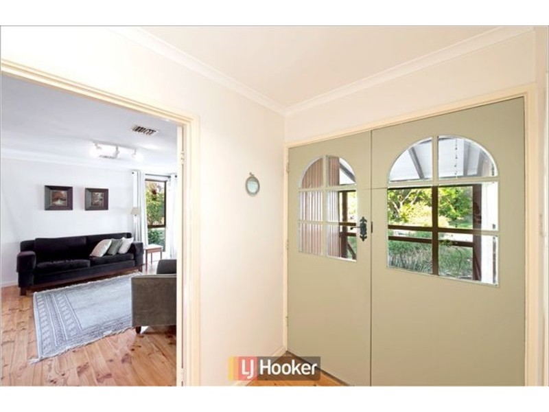 18 Molloy Crescent, Cook ACT 2614