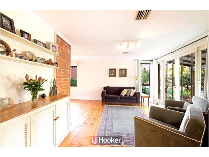 18 Molloy Crescent, Cook ACT 2614