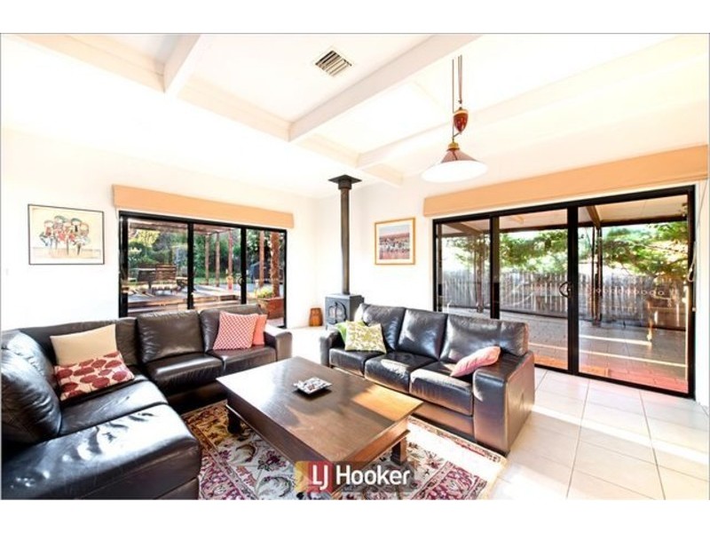 18 Molloy Crescent, Cook ACT 2614