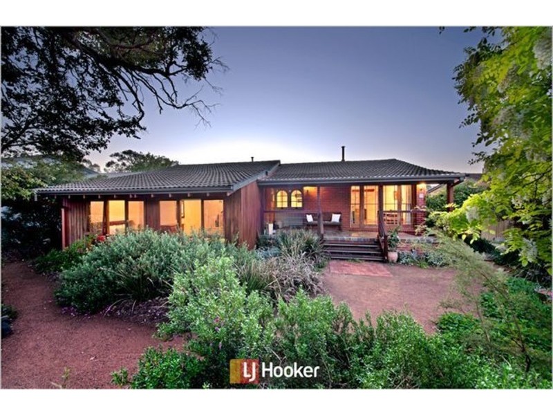 18 Molloy Crescent, Cook ACT 2614