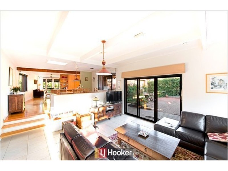 18 Molloy Crescent, Cook ACT 2614