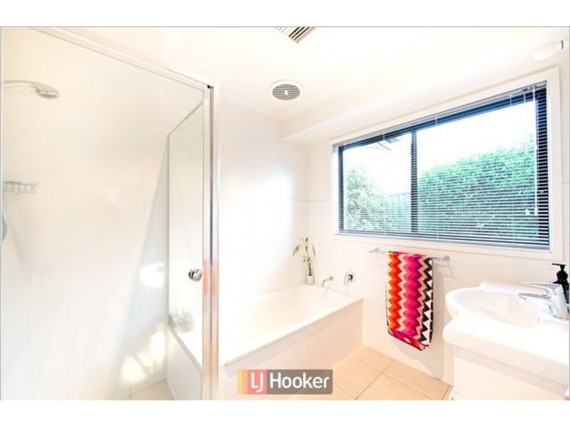 18 Molloy Crescent, Cook ACT 2614