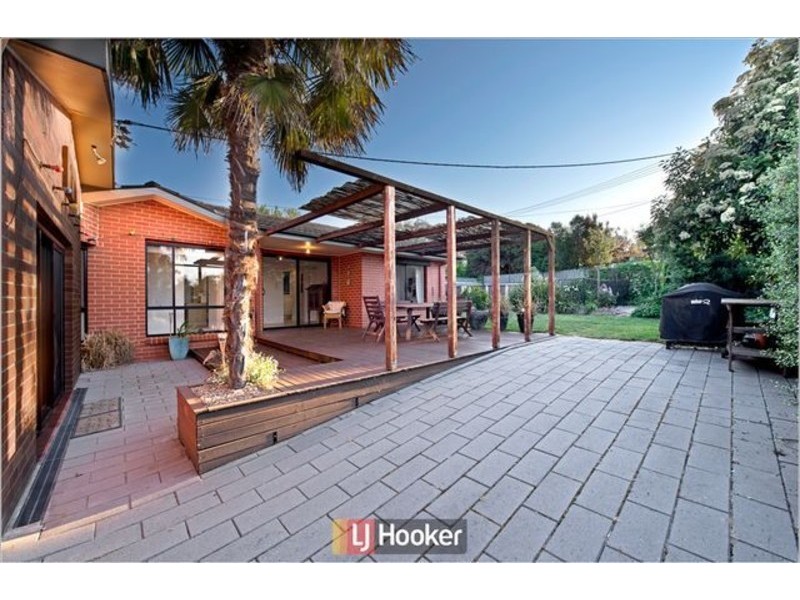 18 Molloy Crescent, Cook ACT 2614