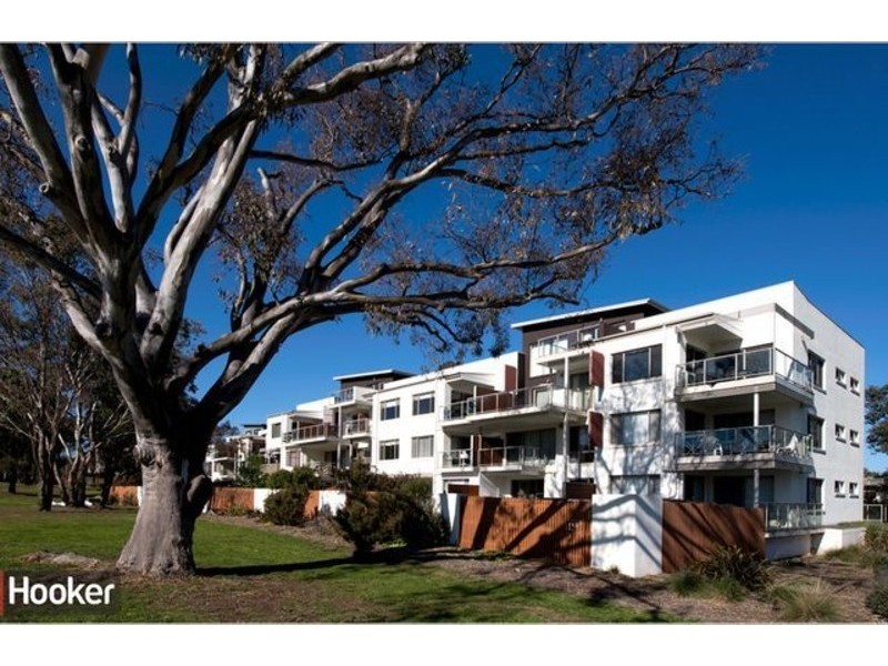 141/215 Aspinall Street, Watson ACT 2602