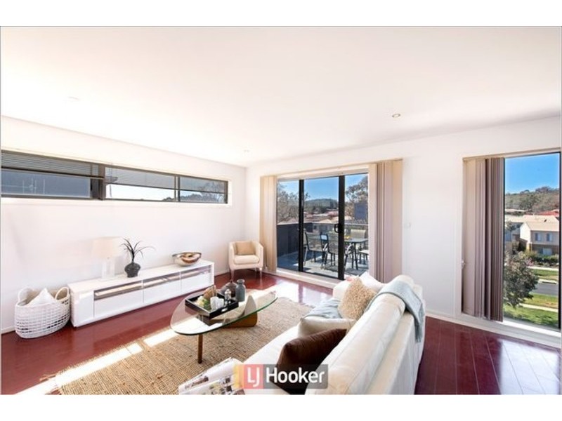141/215 Aspinall Street, Watson ACT 2602