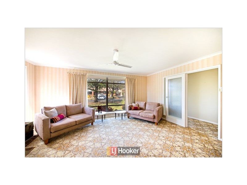 76 Irvine Street, Watson ACT 2602