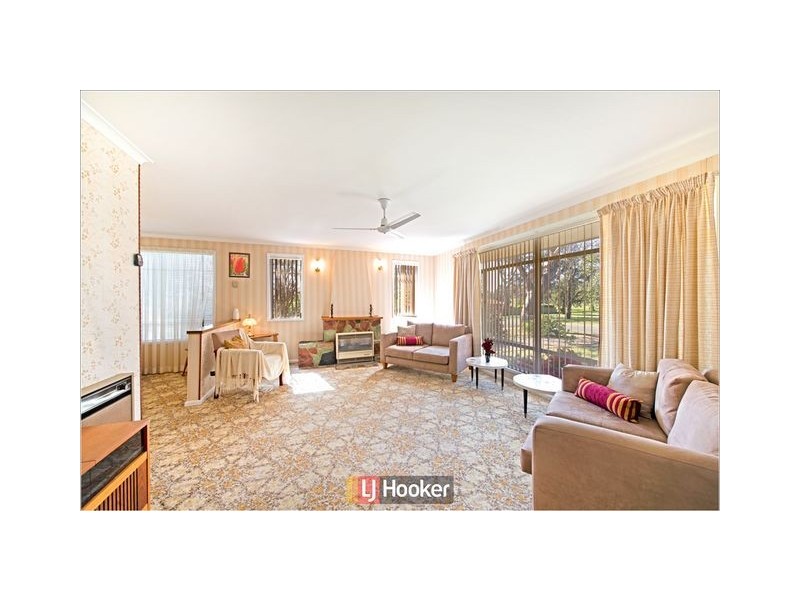 76 Irvine Street, Watson ACT 2602