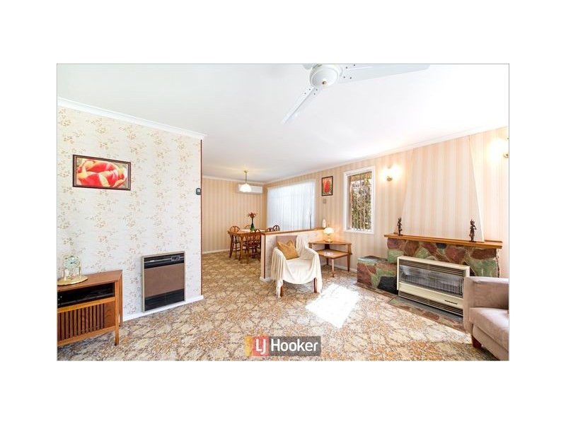 76 Irvine Street, Watson ACT 2602