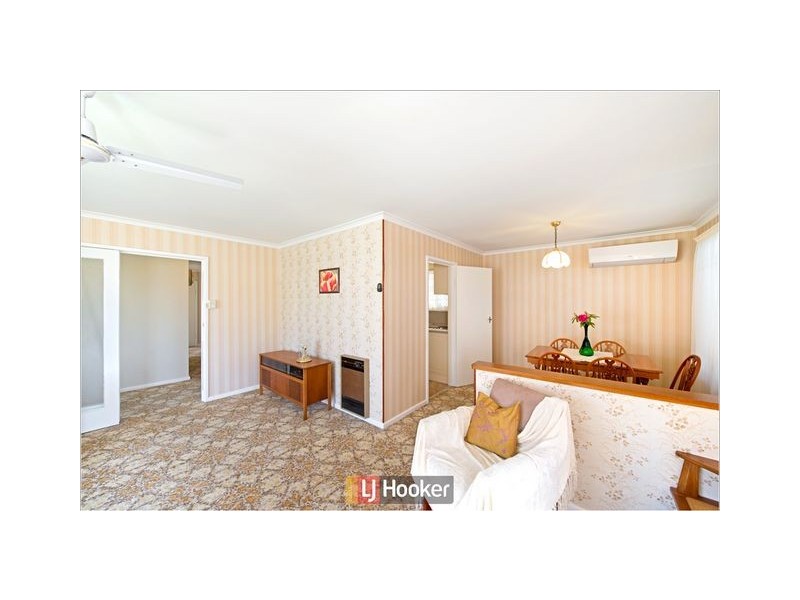 76 Irvine Street, Watson ACT 2602