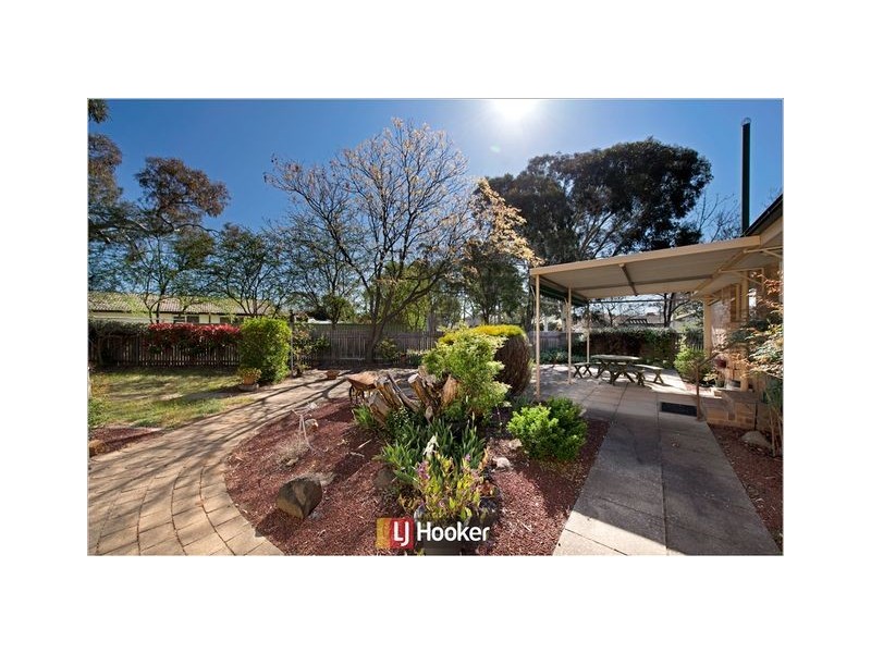 76 Irvine Street, Watson ACT 2602
