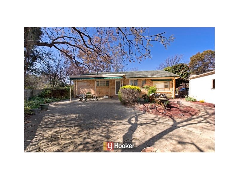 76 Irvine Street, Watson ACT 2602