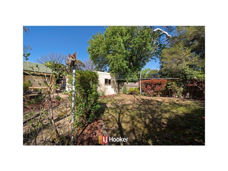76 Irvine Street, Watson ACT 2602