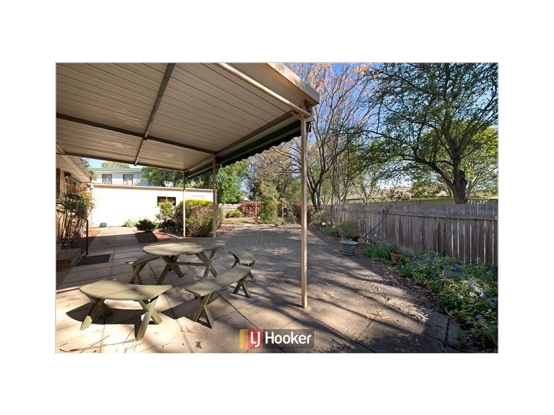 76 Irvine Street, Watson ACT 2602