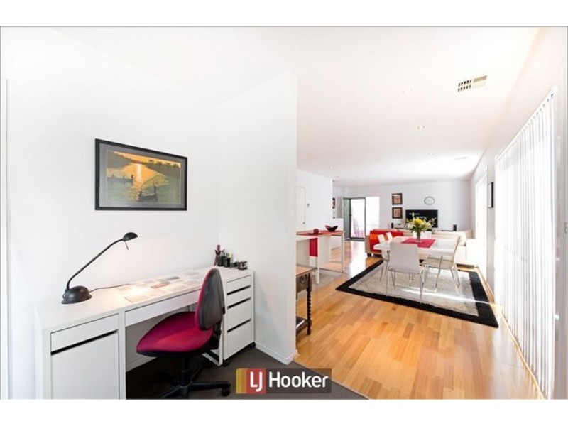 25/215 Aspinall Street, Watson ACT 2602