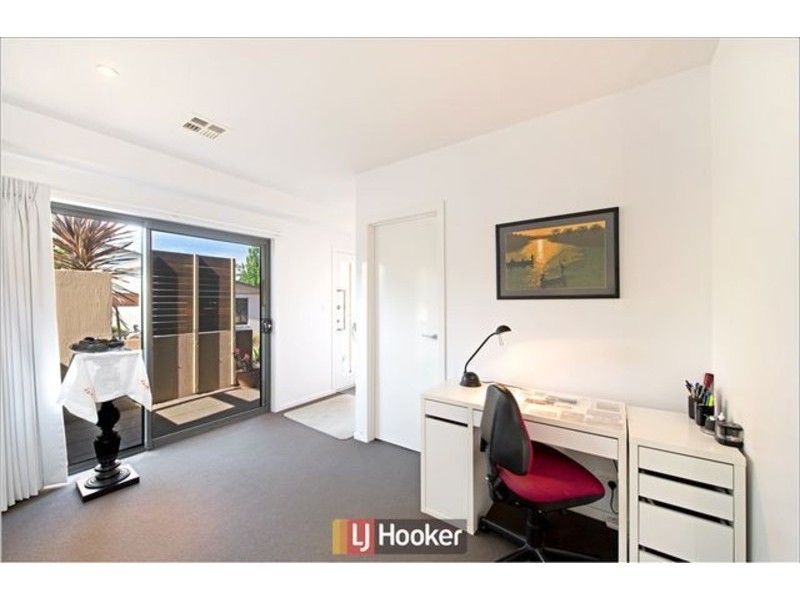 25/215 Aspinall Street, Watson ACT 2602