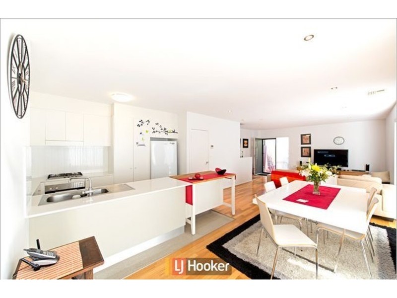 25/215 Aspinall Street, Watson ACT 2602