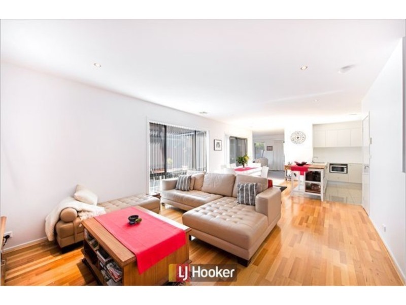 25/215 Aspinall Street, Watson ACT 2602