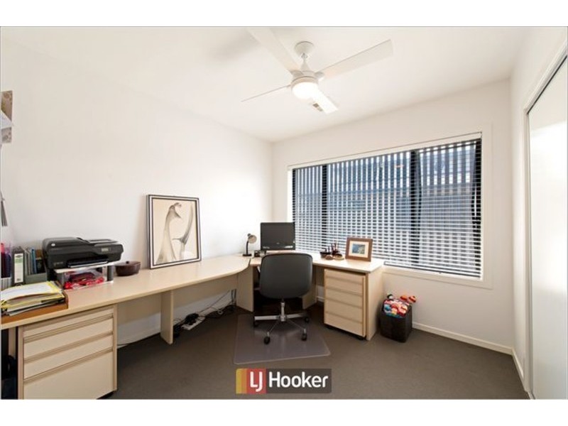 25/215 Aspinall Street, Watson ACT 2602